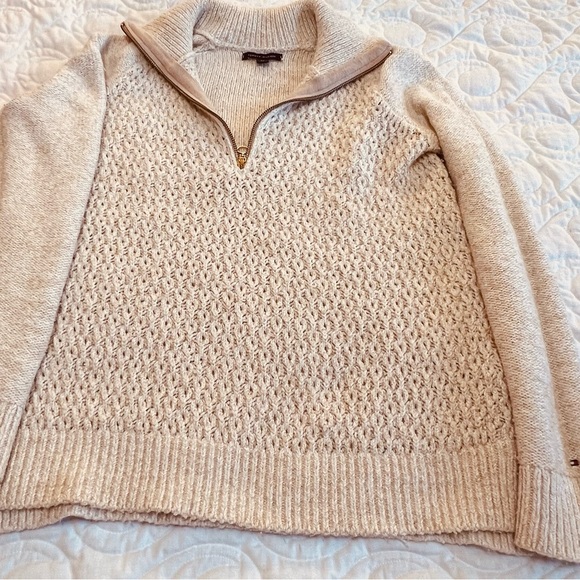 Tommy Hilfiger Sweaters - Tommy Hilfiger Cream Turtleneck Sweater